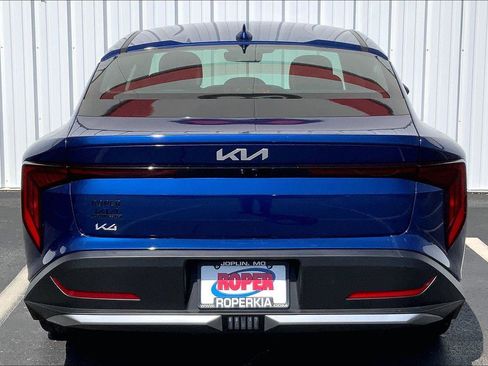 Used 2025 Kia K4 EX image 4