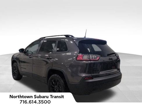 Used 2023 Jeep Cherokee Altitude Lux AWD/4WD image 3