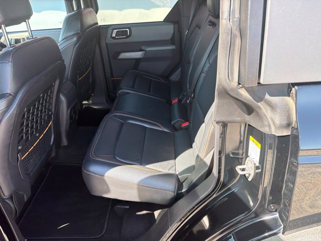 Used 2023 Ford Bronco Badlands w/ Sasquatch Package AWD/4WD image 11