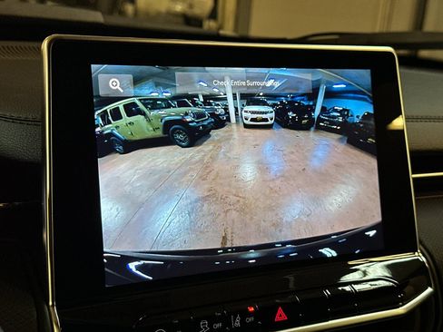 New 2026 Jeep Compass Latitude image 18