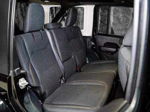 Used 2024 Jeep Wrangler Unlimited image 14