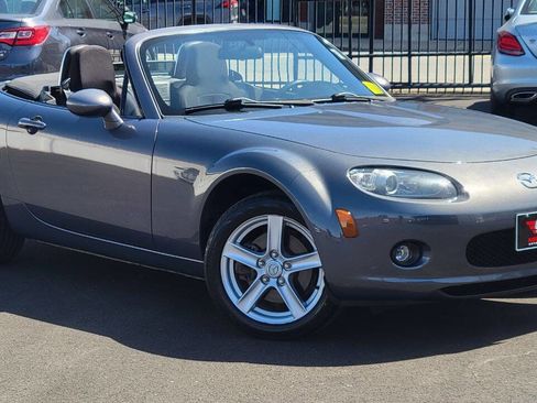 Used 2006 MAZDA MX-5 Miata Touring RWD image 6