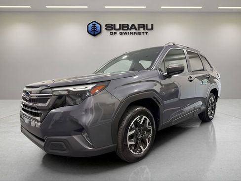 Certified 2025 Subaru Forester Premium AWD/4WD image 5
