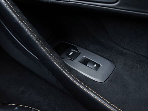 Used 2017 McLaren 570S Coupe image 11