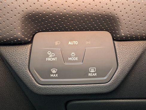 Certified 2024 Volkswagen Atlas Cross Sport SE AWD/4WD image 30
