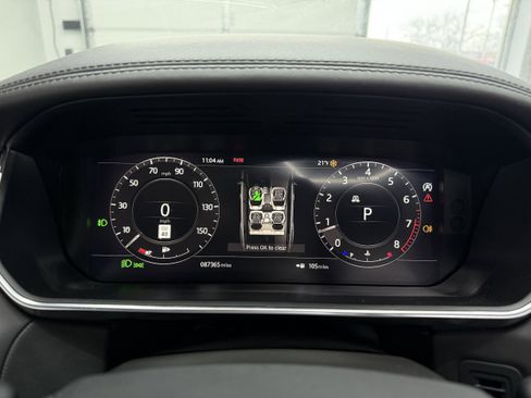 Used 2018 Land Rover Range Rover Sport HSE Dynamic image 16
