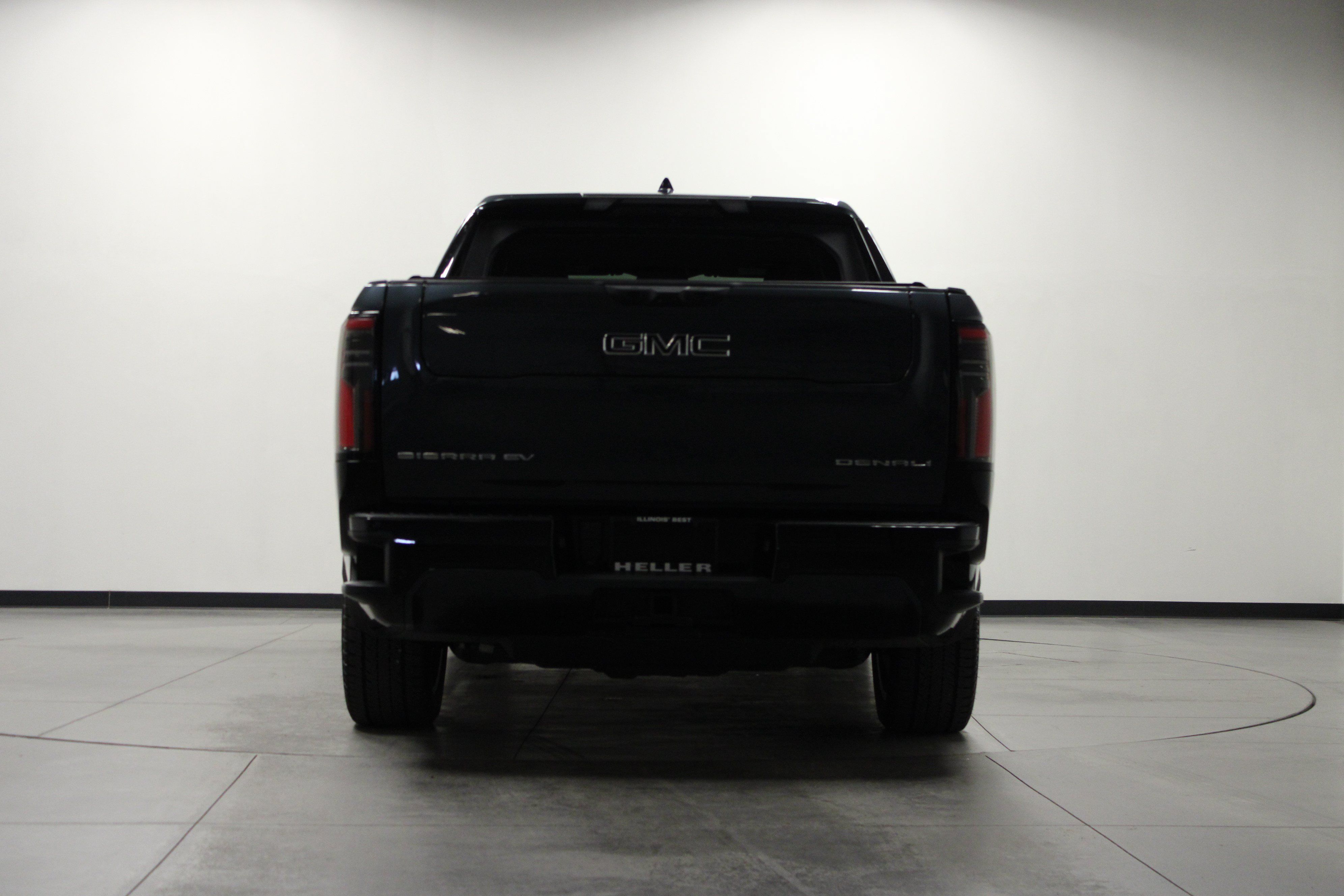 Used 2025 GMC Sierra EV Denali AWD/4WD image 5