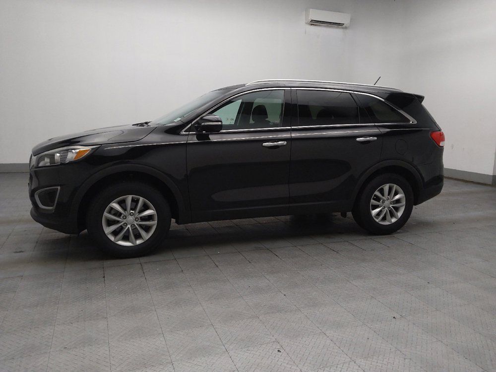 Used 2017 Kia Sorento FWD image 2