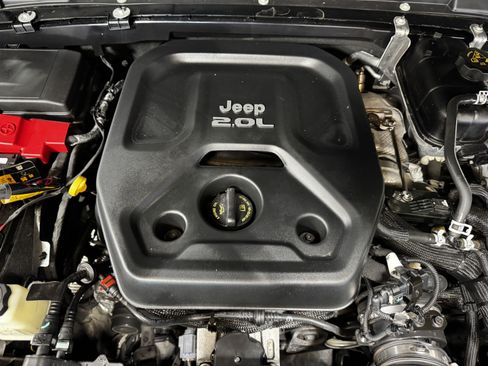 Used 2022 Jeep Wrangler Sport AWD/4WD image 30