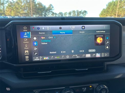 Certified 2024 Jeep Gladiator Sport image 21