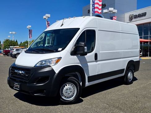 Used 2025 RAM ProMaster 2500 FWD image 3