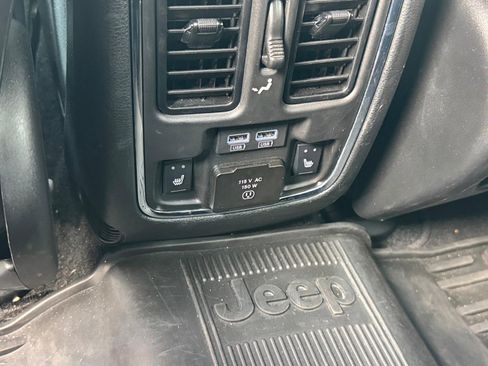 Used 2021 Jeep Grand Cherokee Limited w/ Luxury Group II AWD/4WD image 8
