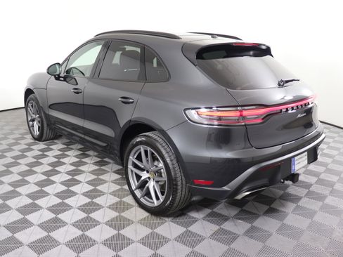Used 2025 Porsche Macan image 3