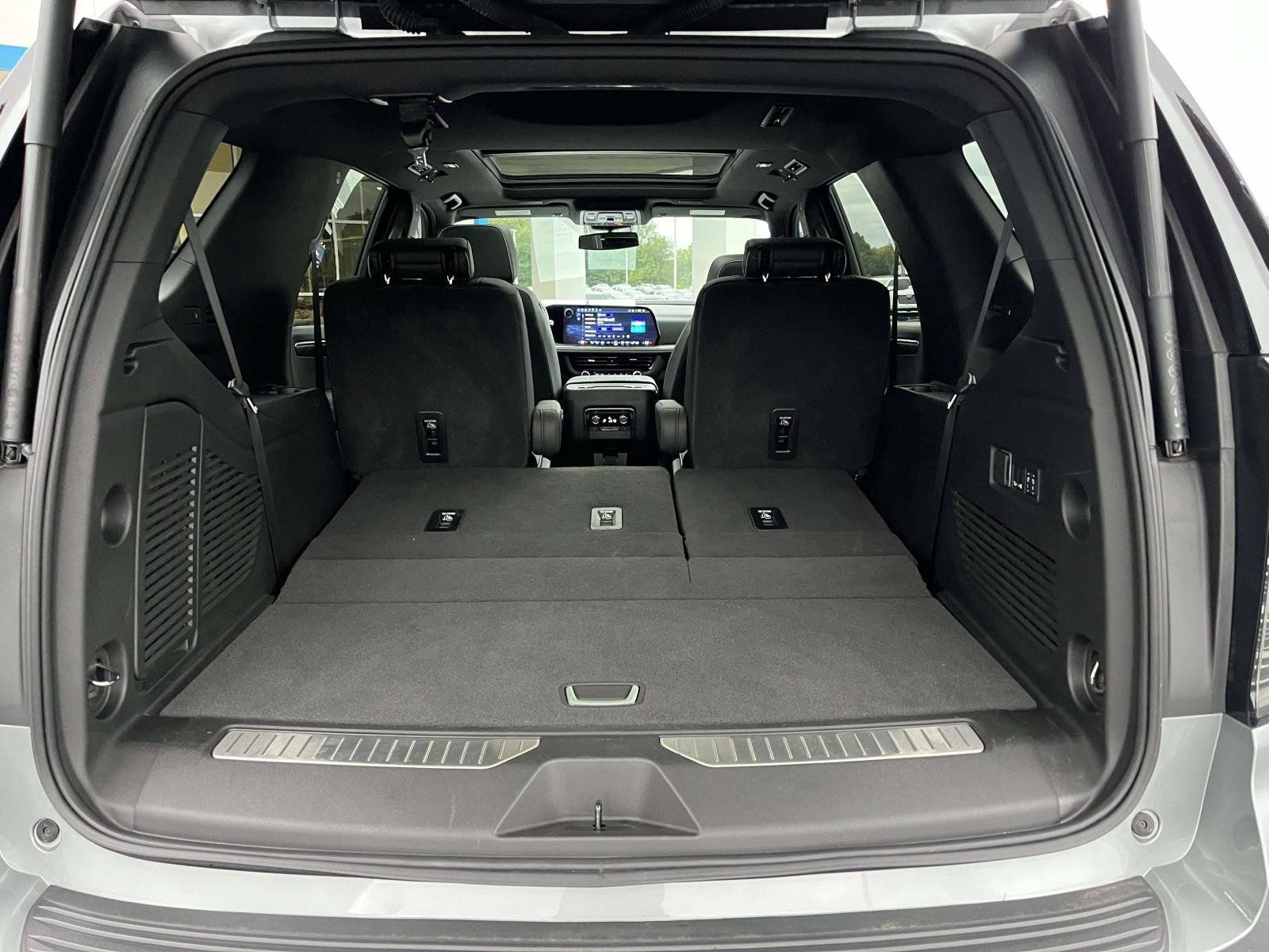 Certified 2025 Chevrolet Tahoe Premier w/ Sun And Tow Package AWD/4WD image 11