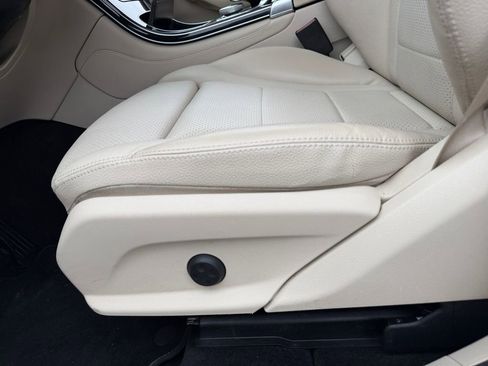 Used 2018 Mercedes-Benz GLC 300 GLC 300 image 16