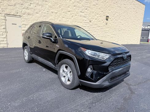 Used 2020 Toyota RAV4 XLE w/ Convenience Package AWD/4WD image 7