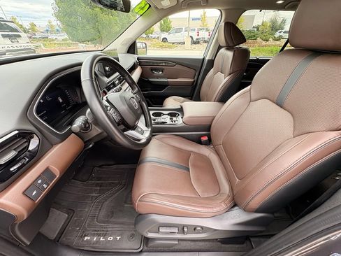 Used 2023 Honda Pilot Elite image 12