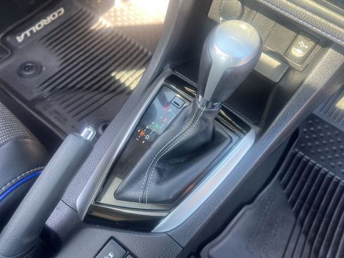 Used 2017 Toyota Corolla SE w/ SE Premium Package image 23