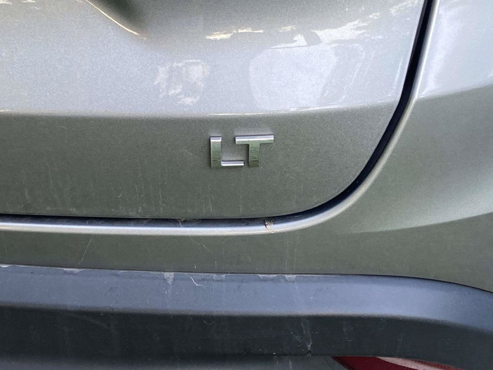 Used 2025 Chevrolet Trax LT FWD image 11