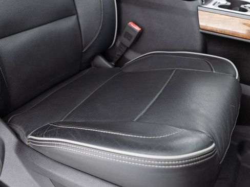 Used 2018 Chevrolet Silverado 1500 High Country AWD/4WD image 29