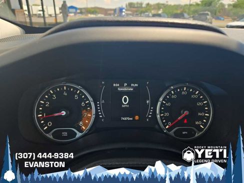 Used 2017 Jeep Renegade Latitude w/ Cold Weather Group AWD/4WD image 19