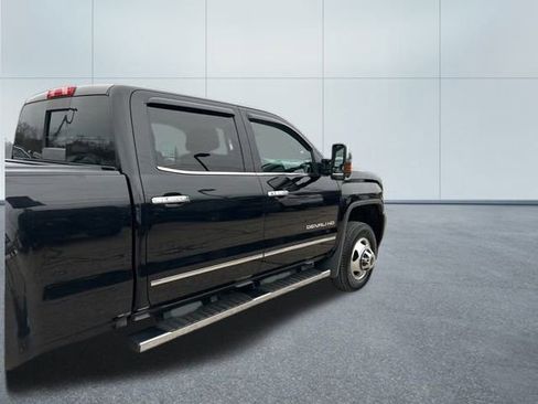 Used 2019 GMC Sierra 3500 Denali w/ Duramax Plus Package image 14