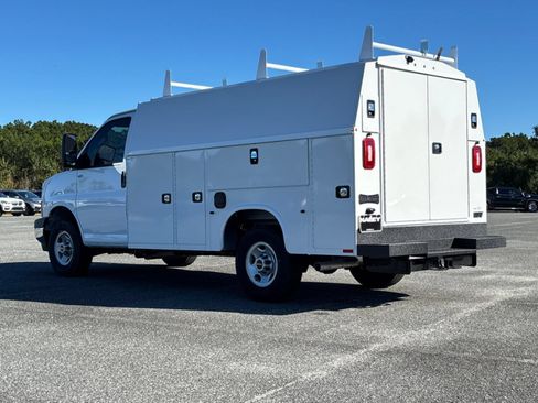 New 2025 GMC Savana 3500 w/ Power Convenience Package RWD image 32
