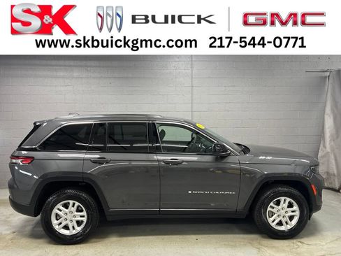 Used 2023 Jeep Grand Cherokee Laredo w/ Luxury Tech Group I AWD/4WD image 1