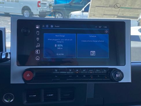 Used 2024 Chevrolet Brightdrop 400 w/ Commercial Equipment Package AWD/4WD image 29
