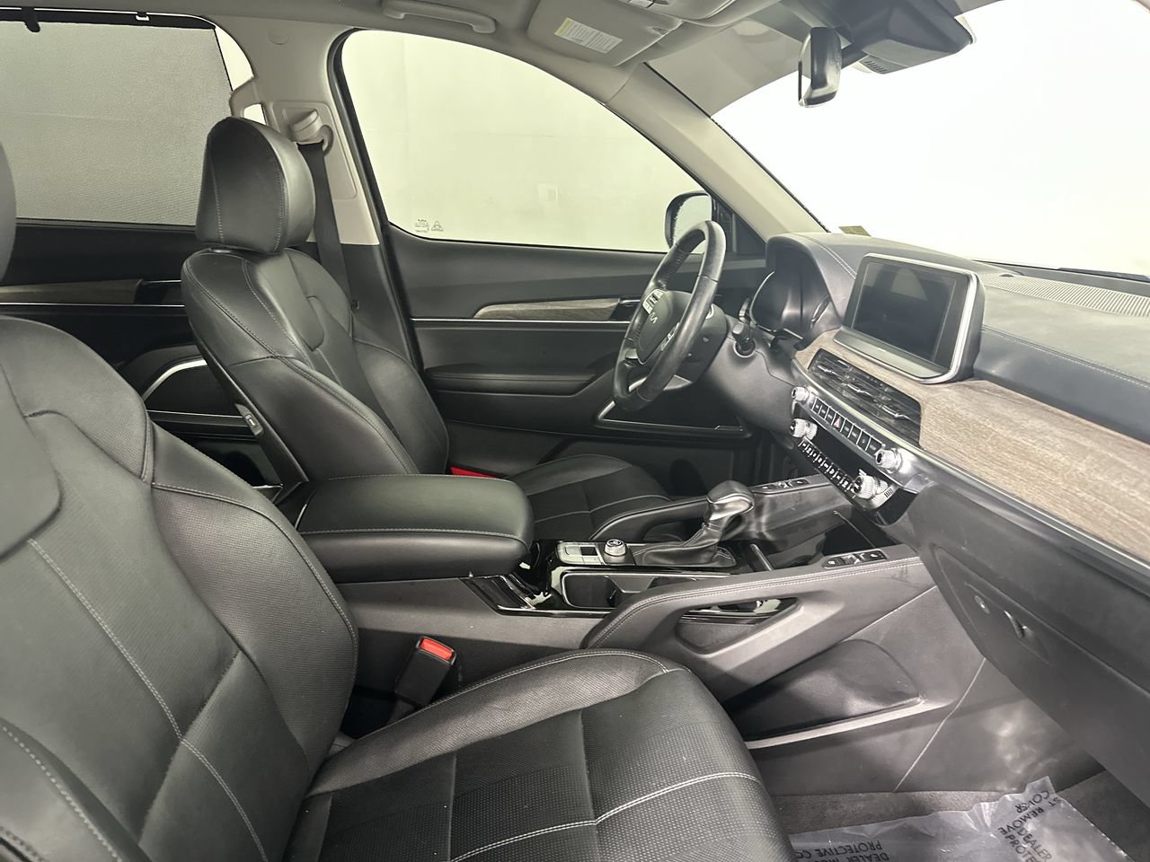 Used 2022 Kia Telluride EX w/ EX Premium Package FWD image 12