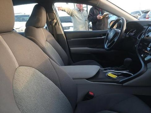 Used 2023 Toyota Camry LE image 9