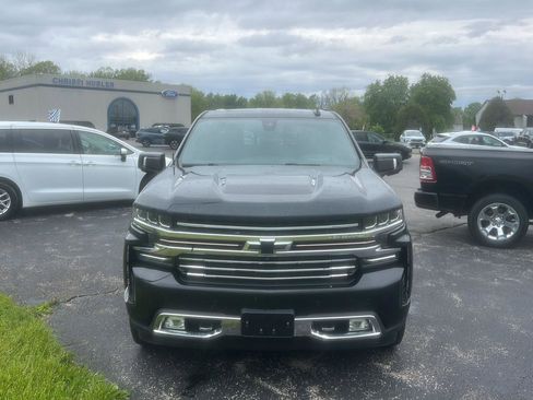 Used 2019 Chevrolet Silverado 1500 High Country w/ Technology Package AWD/4WD image 2