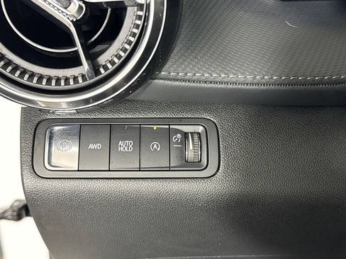 Used 2025 Chevrolet Equinox LT AWD/4WD image 28
