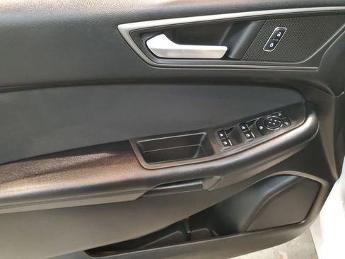 Used 2016 Ford Edge SE image 11