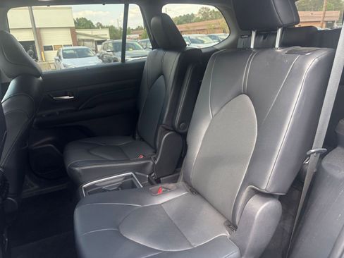 Used 2025 Toyota Grand Highlander FWD image 26