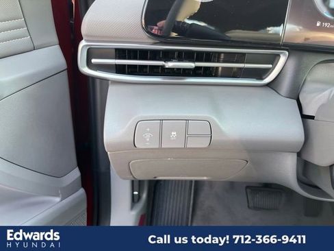 New 2025 Hyundai Elantra SEL image 16