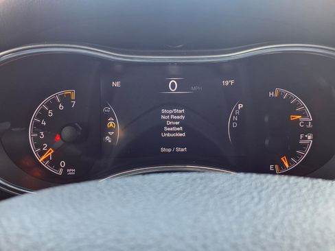 Used 2018 Jeep Grand Cherokee Altitude image 18