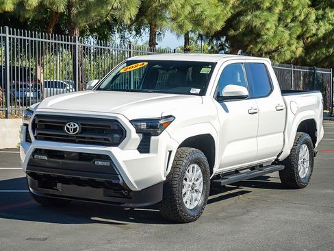 Used 2024 Toyota Tacoma SR5 image 3