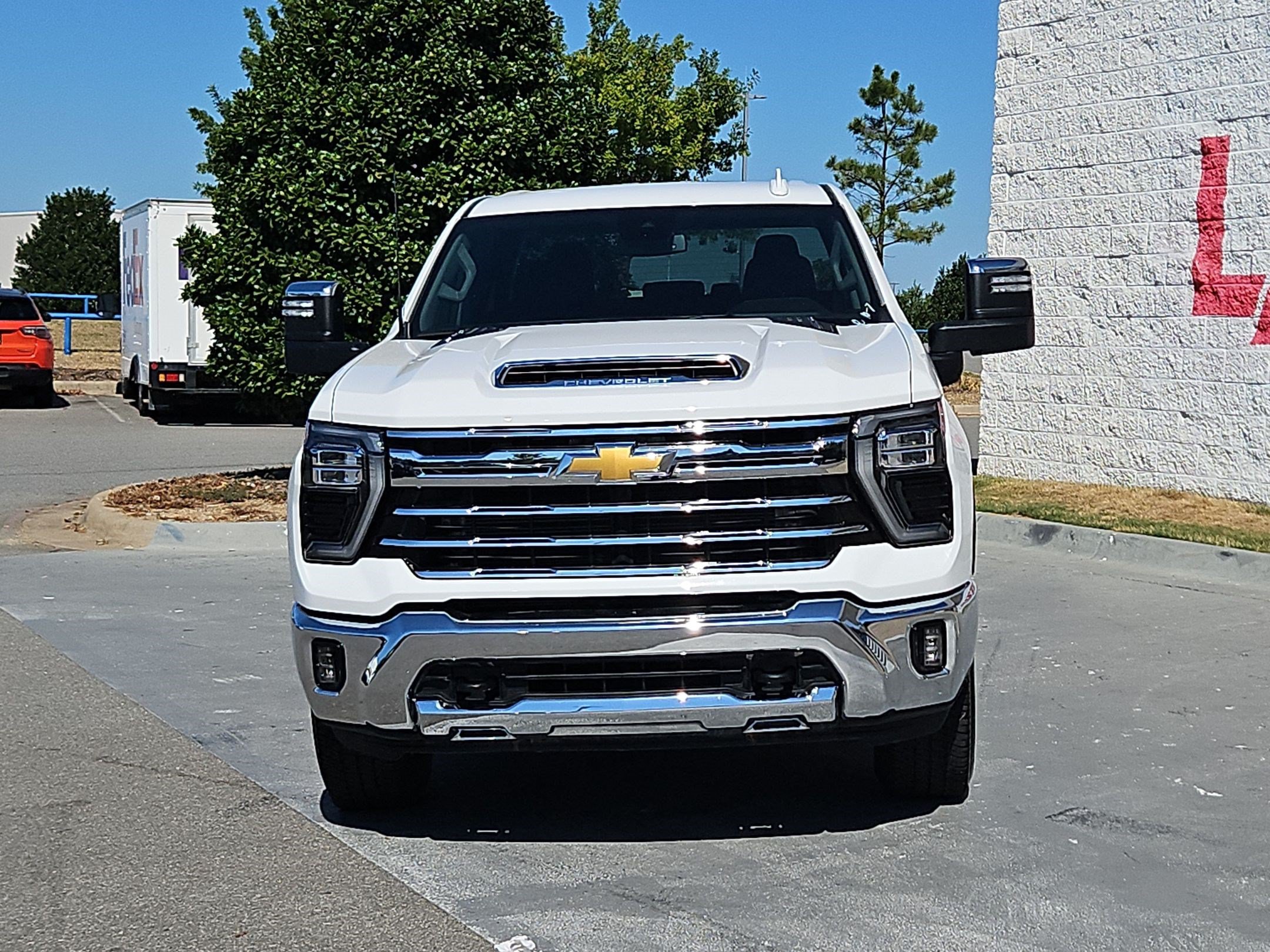 Used 2026 Chevrolet Silverado 2500 LTZ AWD/4WD image 2