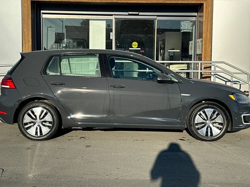 Used 2019 Volkswagen e-Golf SE w/ Driver Assistance Package image 8