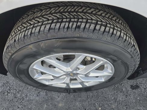 Used 2022 Chevrolet Equinox LT image 11