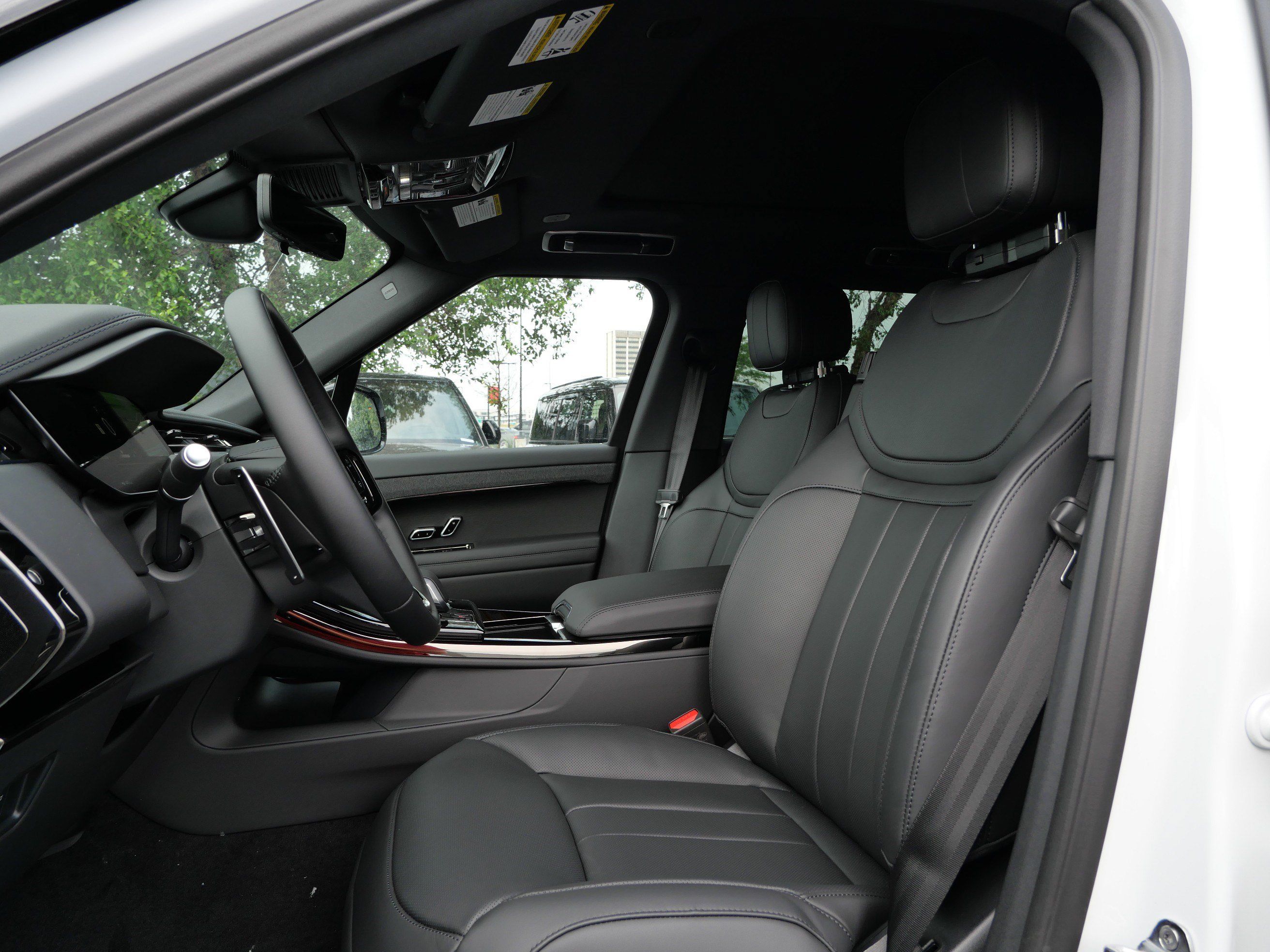New 2026 Land Rover Range Rover Sport Dynamic SE AWD/4WD image 3