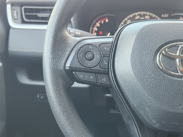 Used 2025 Toyota RAV4 LE FWD image 27