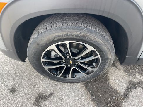 Certified 2024 Chevrolet TrailBlazer LT w/ Convenience Package image 9