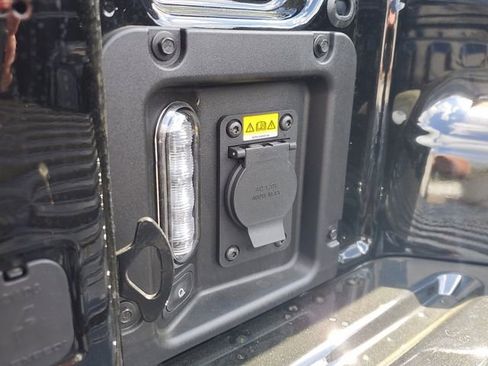 New 2026 Ford Maverick XLT w/ XLT Luxury Package FWD image 6