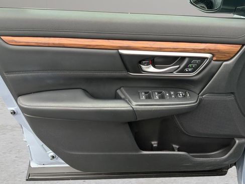 Used 2022 Honda CR-V Touring image 9