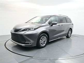 Used 2024 Toyota Sienna XLE video 3