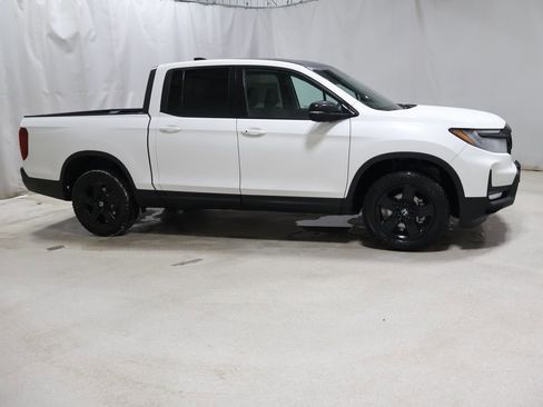 New 2026 Honda Ridgeline Black Edition image 6
