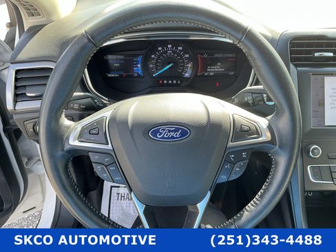 Used 2020 Ford Fusion SE w/ Equipment Group 151A image 18