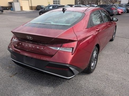 Used 2024 Hyundai Elantra SEL image 7
